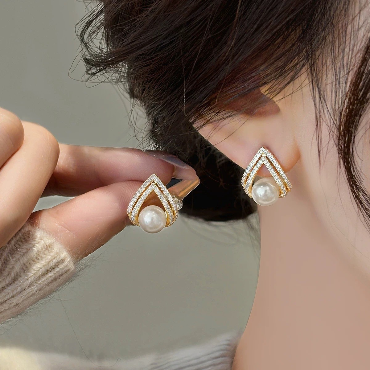 Brincos de Pérola Vermelha Vin - Pearl Earring Stud avaliação e preço