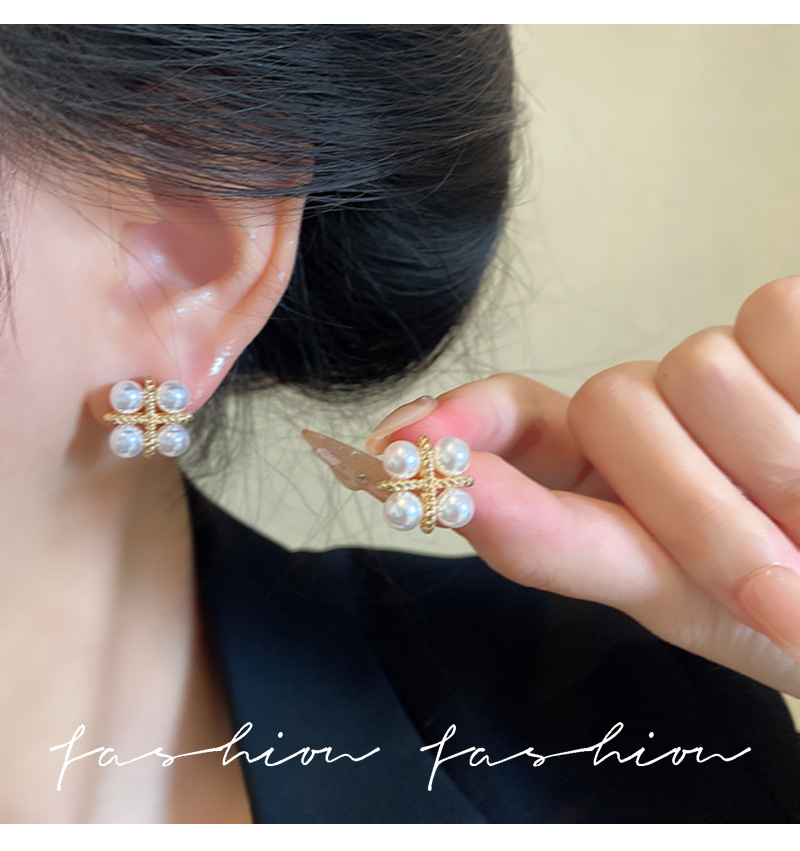 Brincos de Pérola com Cruz em  - Pearl Earring Stud avaliação e preço