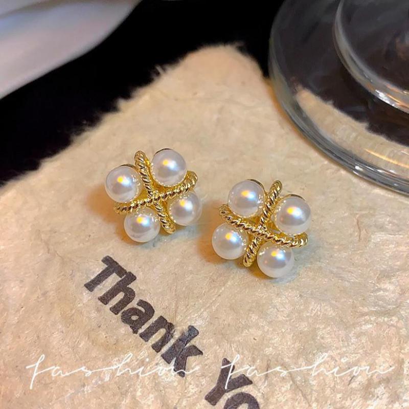 Brincos de Pérola com Cruz em  - Pearl Earring Stud avaliação e preço